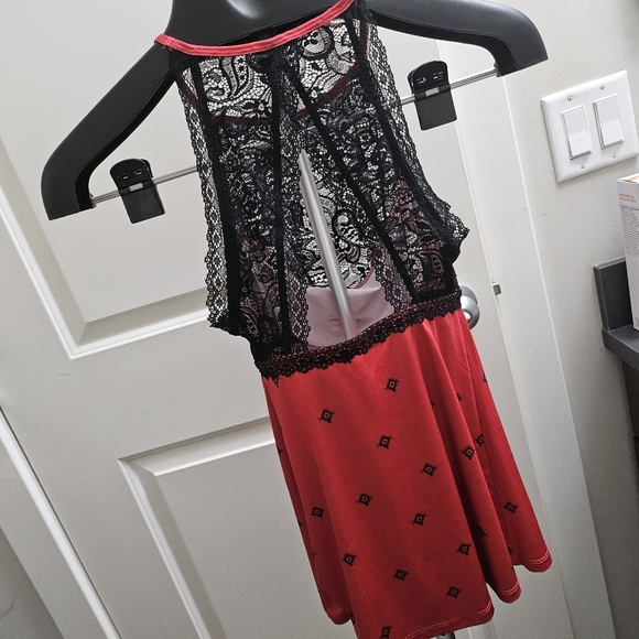 Red/ black lace top - Picture 2 of 3